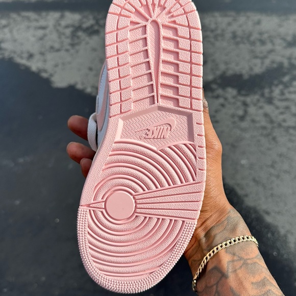 Air Jordan 1 OG “Wash Pink” BRAND NEW size 6.5 women’s - Picture 5 of 6